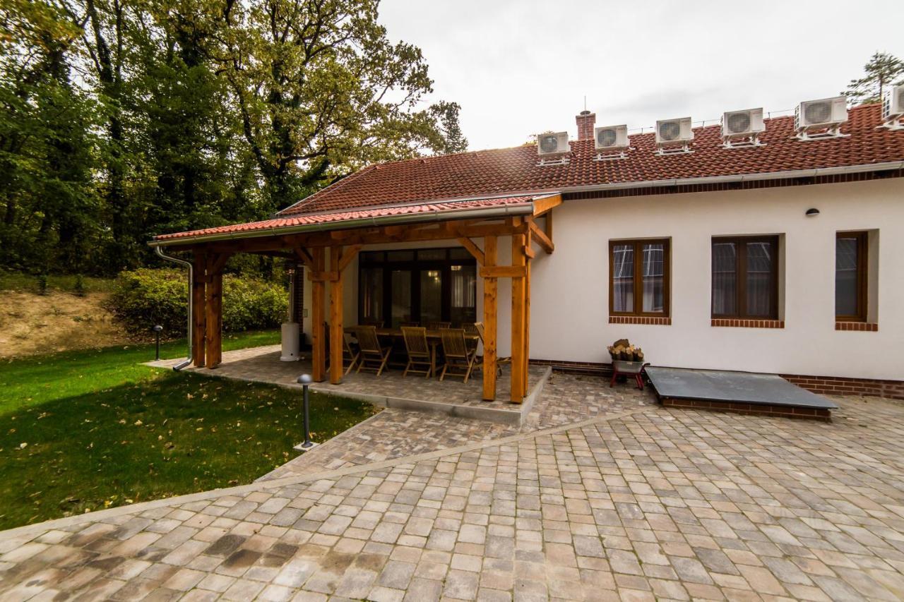 Haracsi Vendégház Zselickisfalud Exterior foto